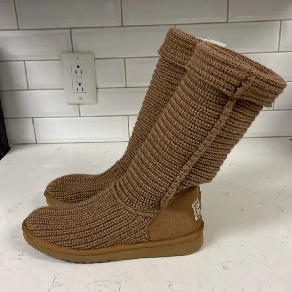 UGG 5817 Cardy Knit Boot Brown - Tan Size 8